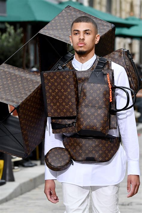 défilé louis vuitton homme printemps été 2020